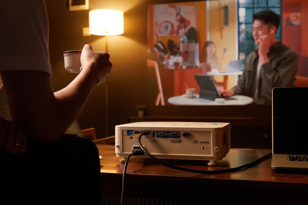 时的投影仪正在被“赶出”客厅冰球突破豪华版手机版红极一(图3) 时的投影仪正在被“赶出”客厅冰球突破豪华版手机版红极一(图3)